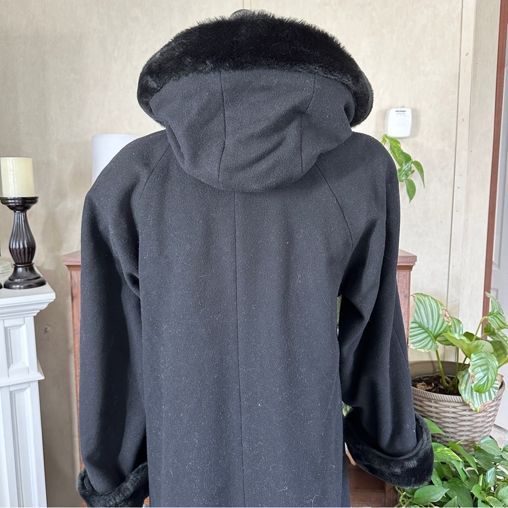 SOLD | Braetan Women’s Vintage Wool Long Coat Hooded Faux Fur Penny Lane Mob - Picture 2 of 15